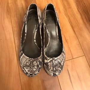 Tory Burch Amy pump snake snakeskin